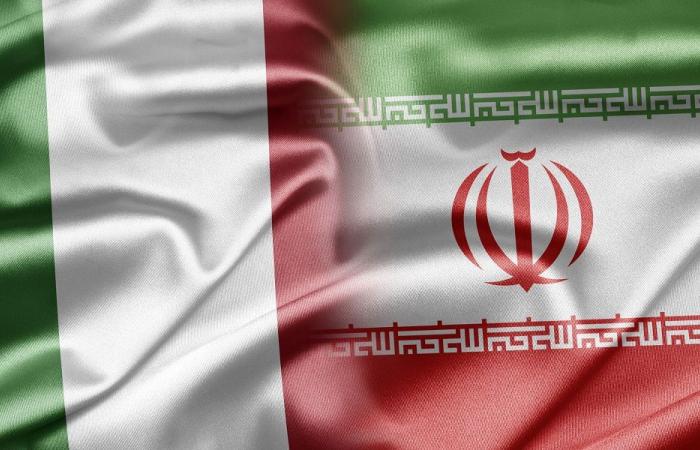 إيطاليا قد ترسل 4 سفن إلى مضيق هرمز لإزالة الألغام