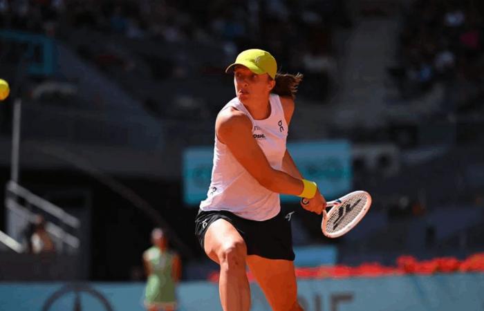 بالفيديو.. فيروس يُجبر لاعبة تنس على الانسحاب