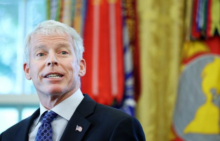 رايت: استئناف الملاحة في هرمز دون إزالة الألغام