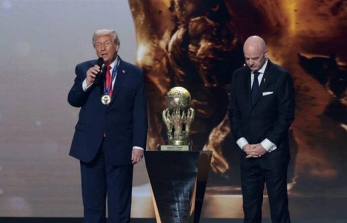 البيت الأبيض يُدافع عن منح جائزة الفيفا لترامب: لا يوجد من هو أجدر بها