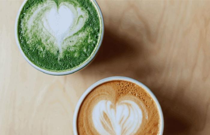 ماذا تقدم الماتشا مقارنة بالقهوة؟