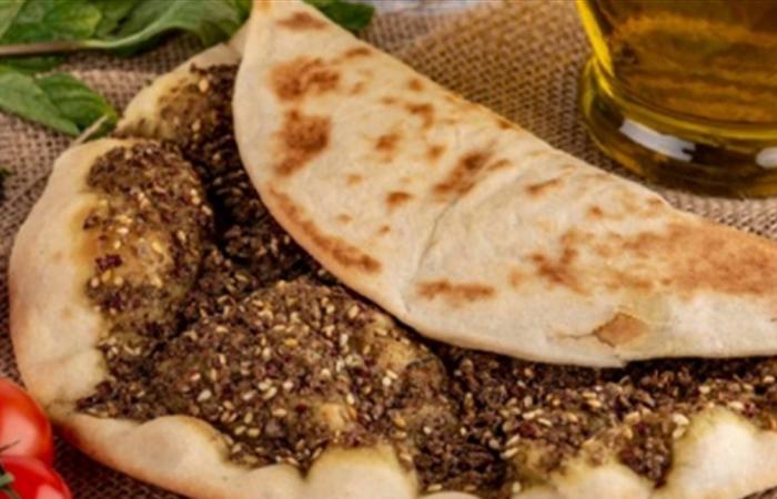 بالفيديو... فنان شهير يُوزّع المناقيش على مُعجبيه في بيروت!