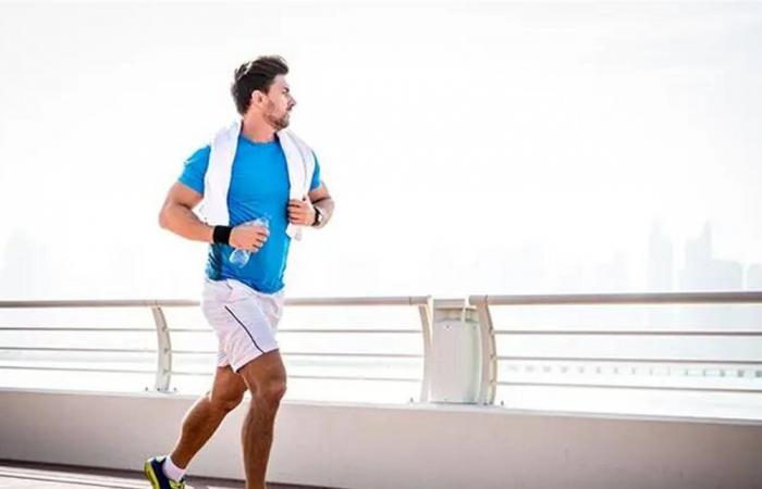 الرياضة في الطقس الحار.. متى تكون خطرة وكيف تُمارَس بأمان؟