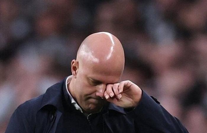 ليفربول يعلن رحيل سلوت رسمياً
