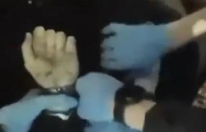في بريطانيا...فيديو لطالب يحتضر يثير عاصفة انتقادات