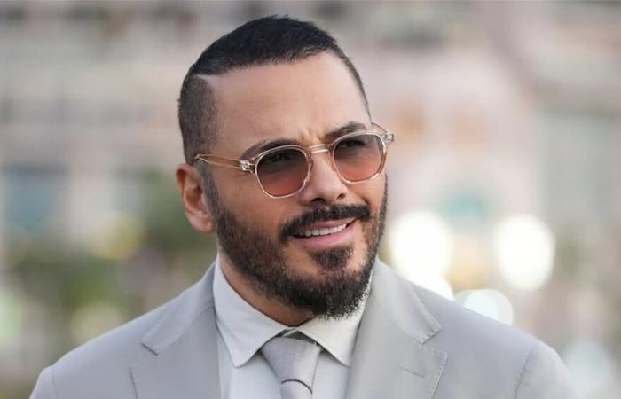 في لقطة أبوية لافتة.. هذا ما فعله رامي عياش مع ابنته