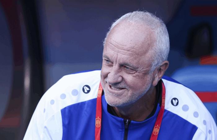 قبل مواجهة فنزويلا.. غراهام أرنولد يتقدم بطلب لجمهور منتخب العراق
