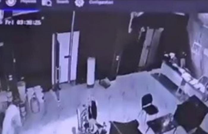 بالفيديو.. سرقة بالاف الدولارات وعشرات الملايين