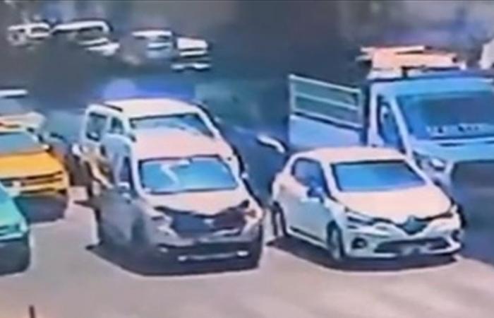 عمره 4 سنوات... فيديو مُرعب يُوثّق لحظة وفاة طفل تحت عجلة سيارتين في تركيا