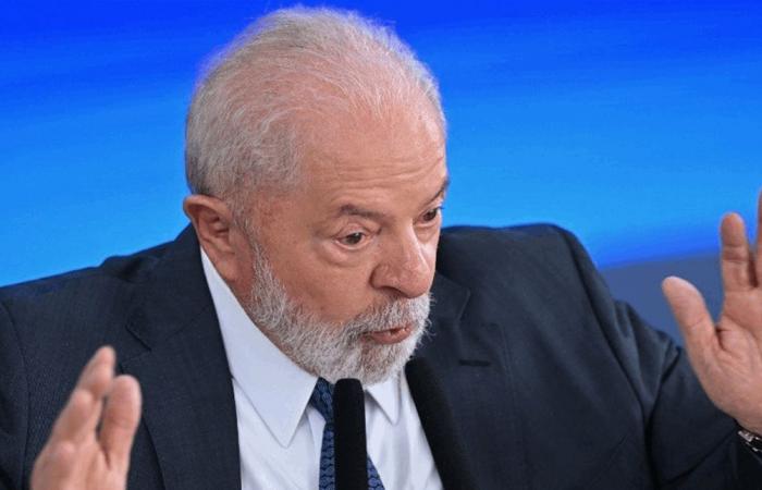 الرئيس البرازيلي يسخر من نيمار: أول لاعب يعمل من المنزل في كأس العالم