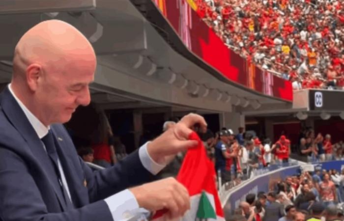 بالفيديو.. رئيس الفيفا يرفع العلم اللبناني في كأس العالم