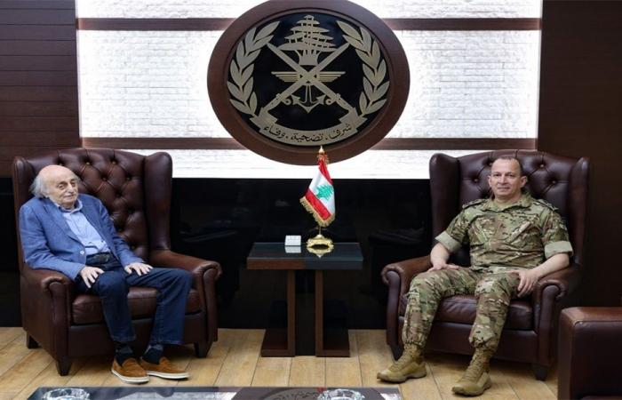 جنبلاط زار قائد الجيش: لتعزيز الوحدة الوطنية