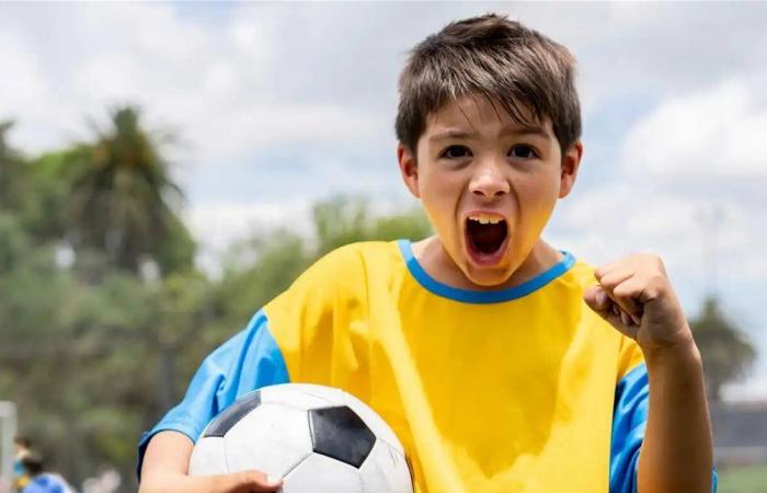 طفلك لا يحب الرياضة؟ كيف تدعمه بعيداً عن ضغوط الملاعب؟