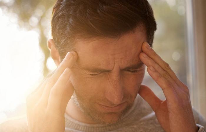 صداعك قد لا يكون عادياً.. 6 علامات تستوجب التحرك فوراً