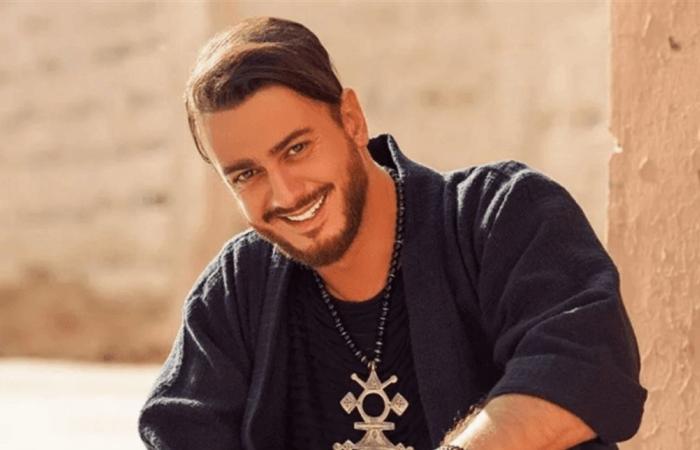 خلال حفله الأخير... فيديو يُوثّق ما جرى بين الفنان سعد لمجرد وإحدى المُعجبات