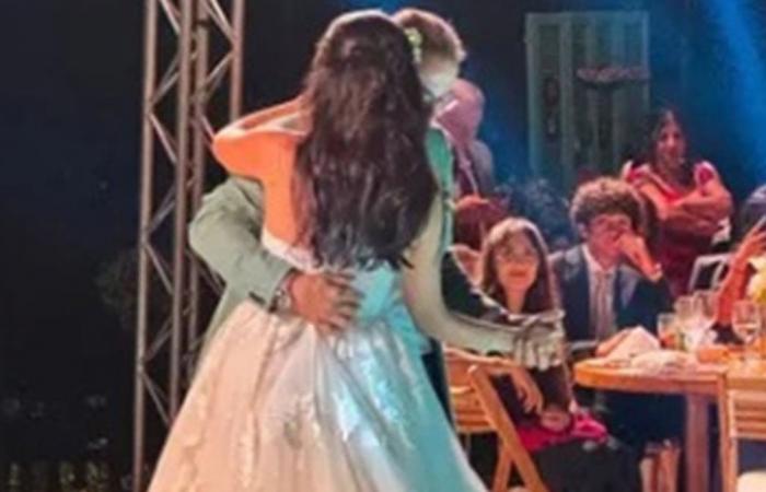 بالصور... ممثلة لبنانيّة تدخل القفص الذهبيّ