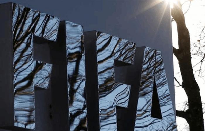 "صراع الـ20 مليار دولار".. يويفا يلوّح بمقاطعة بطولات فيفا