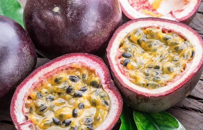 ماذا يحدث لجسمك عند تناول الباشن فروت بانتظام؟