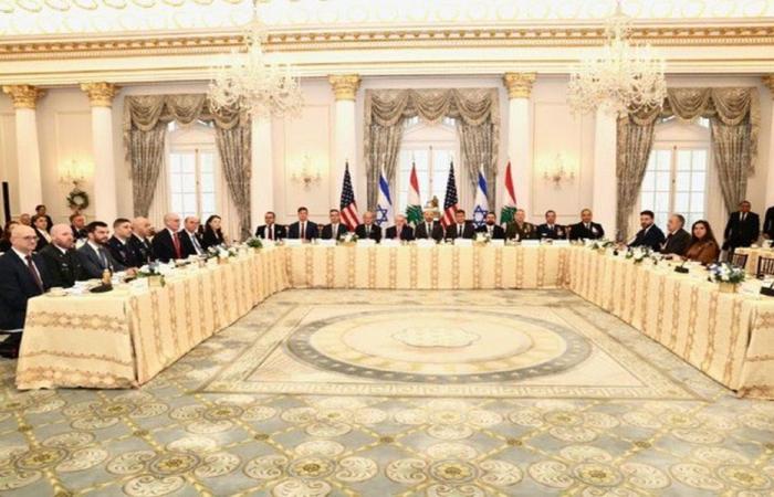 المفاوضات تنقسم إلى مسارين.. وترسيم الحدود يُستكمل الأربعاء