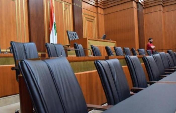 “قانون العفو” يطيح بالجلسة