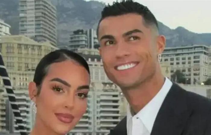 أمه وشقيقته لم تحضرا.. عقد زواج رونالدو بجورجينا كشف سراً