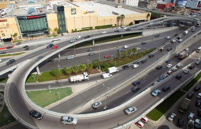 تسرّب زيوت وحادث تصادم على أوتوستراد الدورة