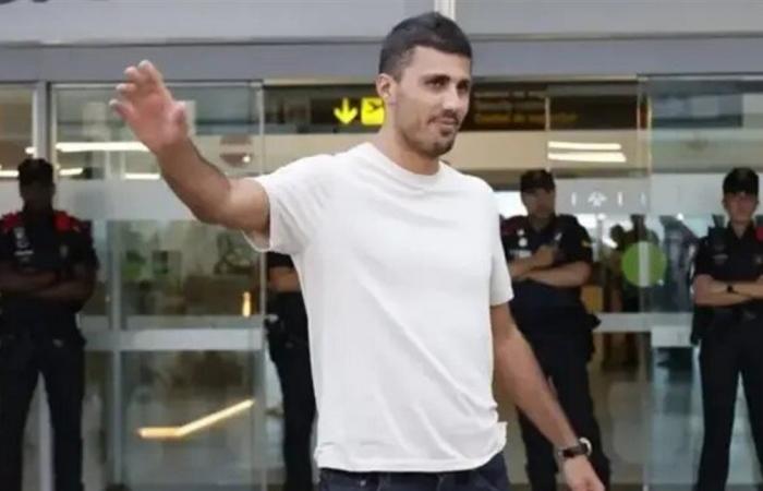 رودري يصل إلى برشلونة وينتظر الفوز بدوري أبطال أوروبا