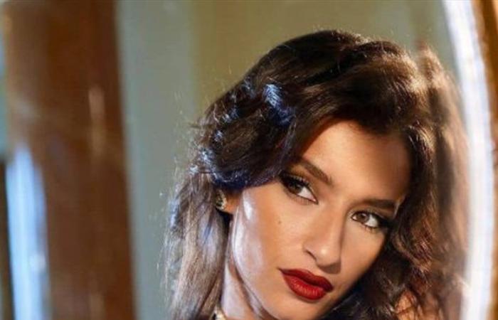 فنانة عربية تُفاجئ الجميع بشراء ملابس مُستعملة وترد على منتقديها: لست غبية (فيديو)