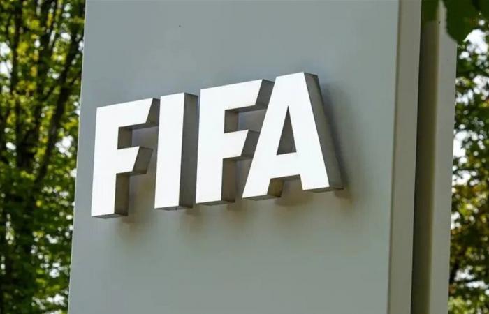 ائتلاف روابط المشجعين يطالب برحيل إنفانتينو وإصلاح "الفيفا"