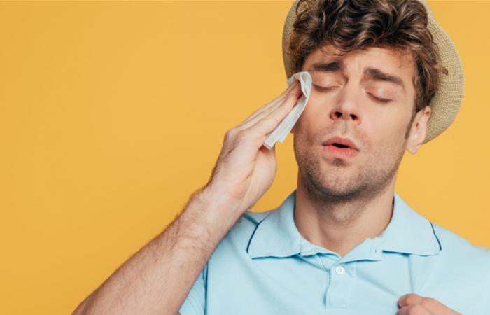التعرّق قد يتحول إلى مشكلة مؤلمة.. هكذا تحمي بشرتك!