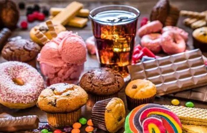 3 أسباب تجعلك تشتهي الحلويات بعد العشاء.. تعرّف إليها