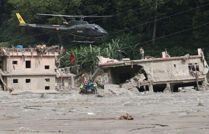 حصيلة قتلى فيضانات النيبال ترتفع إلى 1259 شخصًا