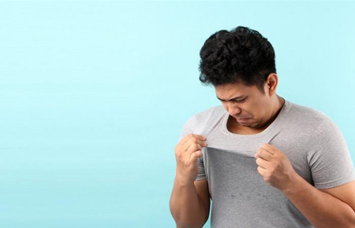 تغيّر رائحة العرق.. أسباب شائعة ومتى يستدعي استشارة الطبيب؟