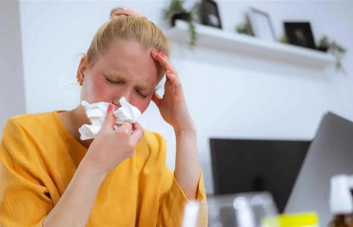 وسائل منزلية قد تخفف أعراض نزلات البرد مع تقلب الطقس