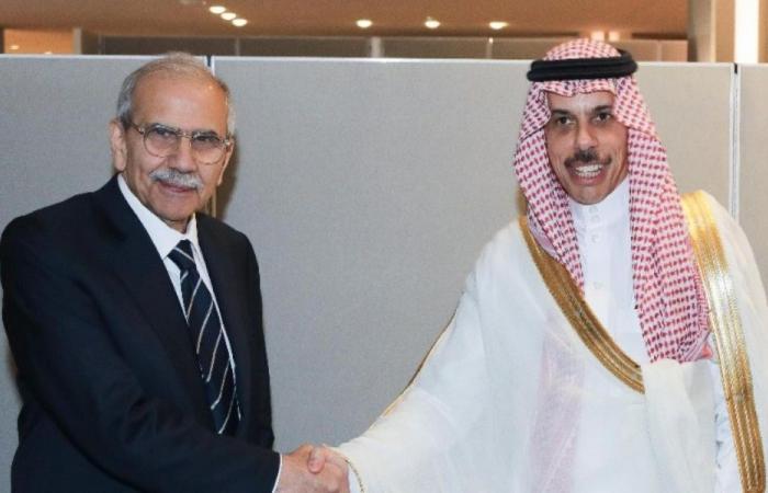 سلام بحث مع بن فرحان في تعزيز العلاقات اللبنانية – السعودية