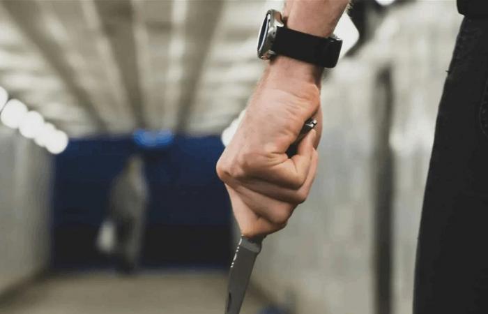 مراهق الـ16 عاماً يكتب نهاية والده بثلاث طعنات