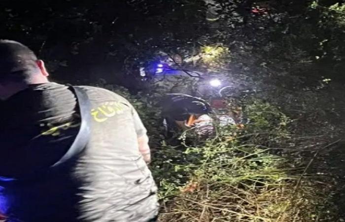 قتيل و13 جريحًا بانحراف حافلة في جبيل