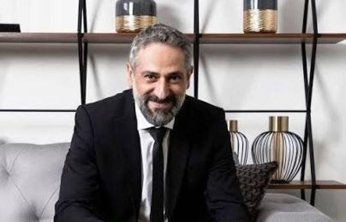 "يا بيّ سلّم على إمّي".. الموت يؤلم ممثلا لبنانيا شهيرا (صورة)