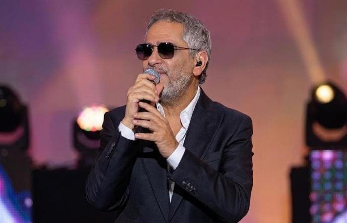 إطلالة جديدة لفضل شاكر في الرياض (فيديو)