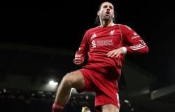 مقابل 300 ألف إسترليني أسبوعياً.. سوبوسلاي سيجدد عقده مع ليفربول