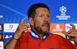 سيميوني يرد على برشلونة: شكوى العشب "تافهة"