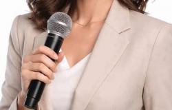 بسبب الإطلالات الجريئة.. سجال بين فنانة وإعلامية شهيرة ونقيب الفنانين! (فيديو)
