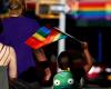 مدرسة أمريكية تحث طلابها على أداء قسم الولاء لعلم المثليين