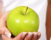 اضرار التفاح المختلفة على الجسم بسبب تناوله بكثرة