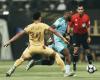 نادي "الأهلي" يعبر "الوصل" بثلاثية ويتصدر منطقة الغرب آسيوياً